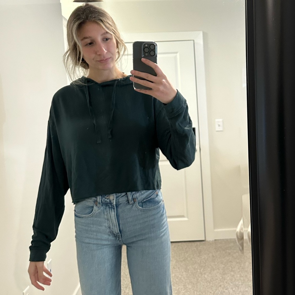 PIECE Apparel Green Cropped Sweater